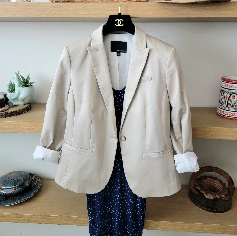Banana Republic Women's Beige Single-Button Blazer